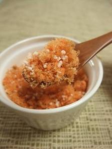 フリーズドライの鮭とローズソルト